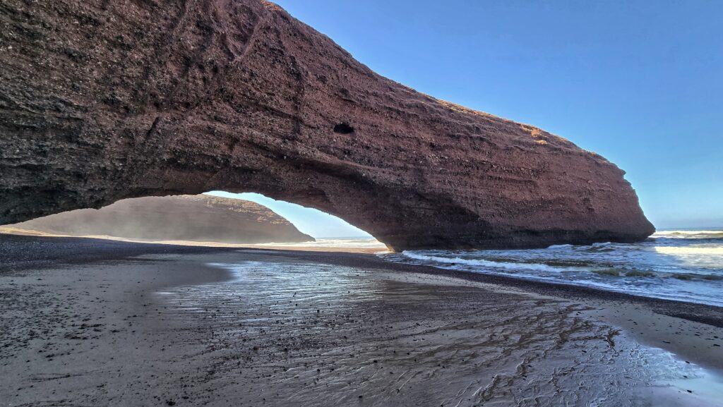 łuk skalny na plazy Lagzira