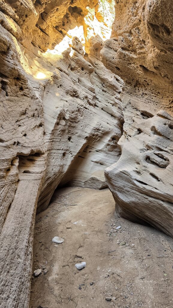 piaskowy wąwóz w Timlalin