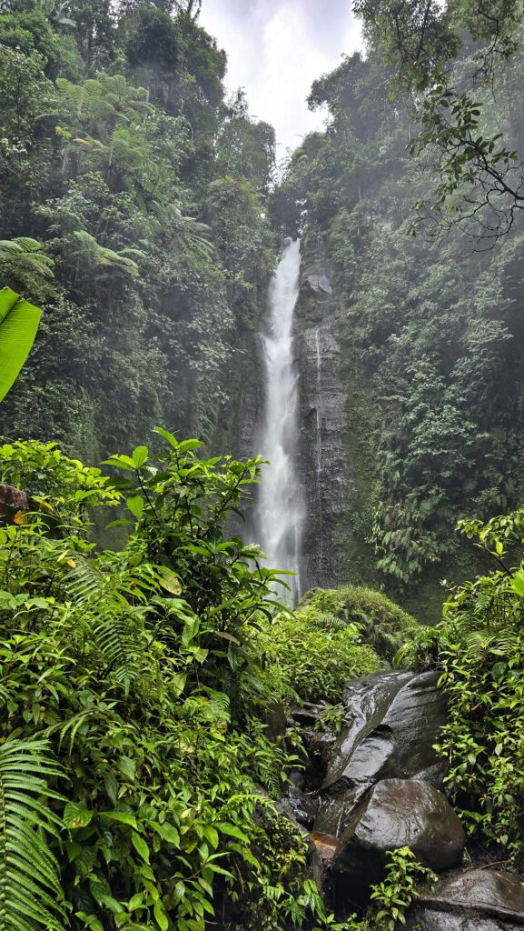 wodospad po drodze do Langkuik Tinggi
