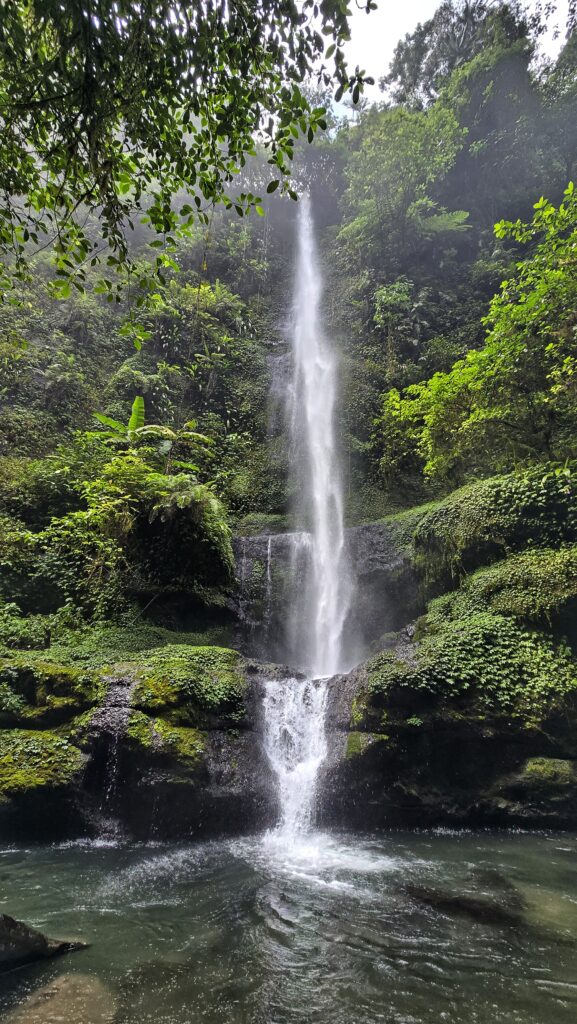 wodospad po drodze do Langkuik Tinggi