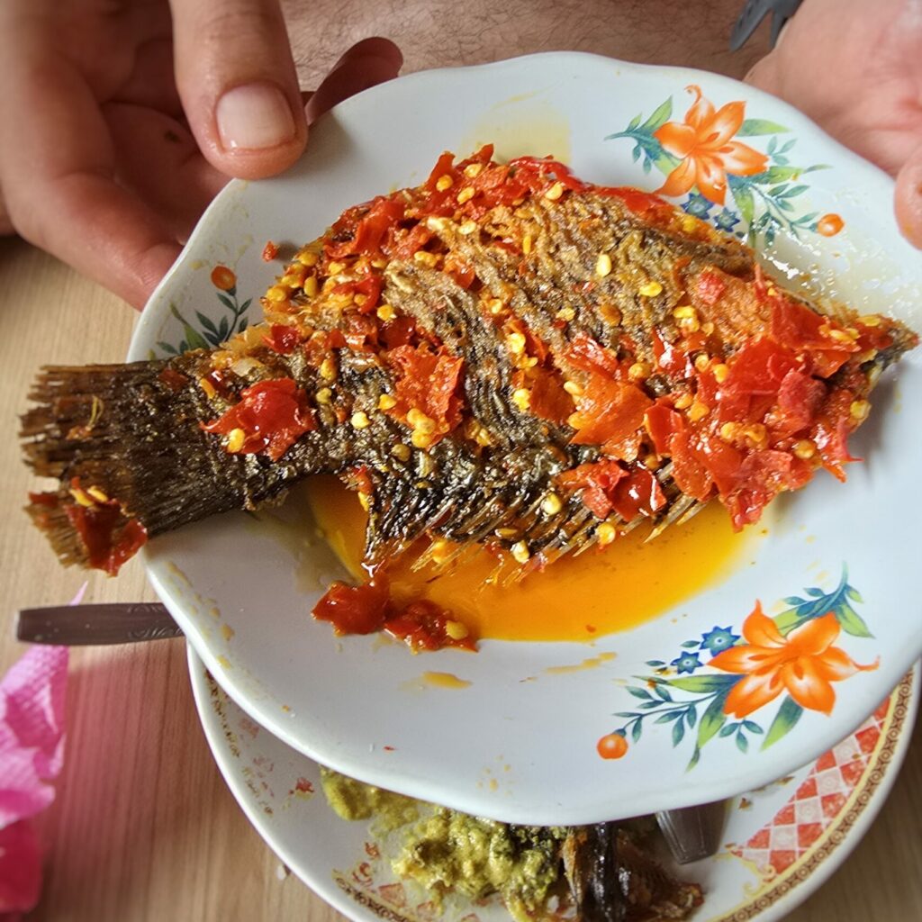 ryba w aromatycznym sosie